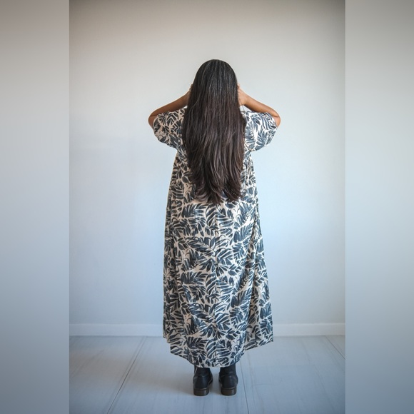 Botanical Print Midi Dress 🤍 - Picture 6 of 8